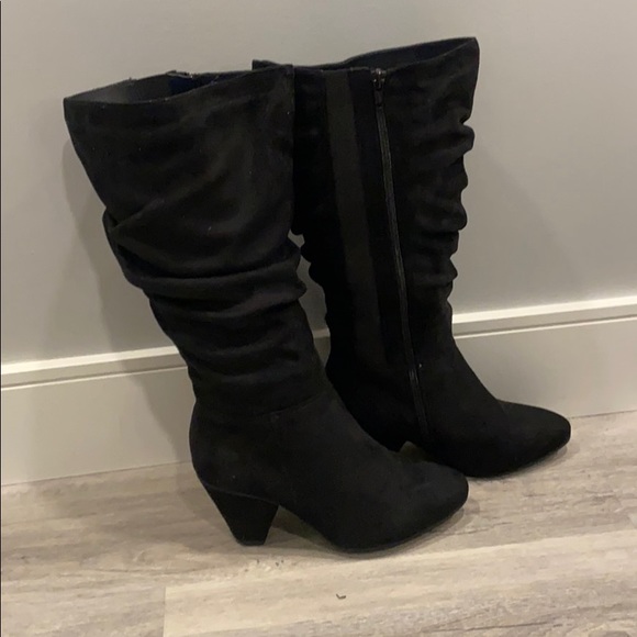 Ladies black Faux Suede boots Size 8W - Picture 2 of 8